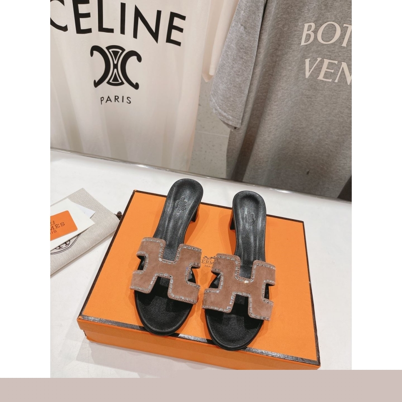 H**mes slippers